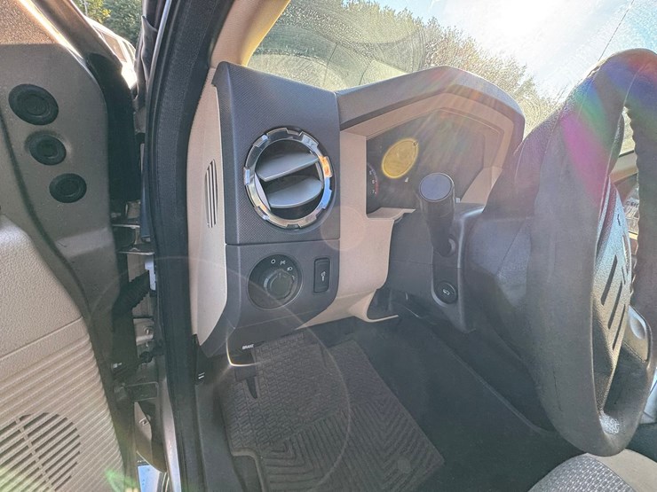 2012-ford-f350-image-42