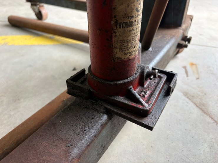 #3234-•-3-ton-wheel-jack-image-7