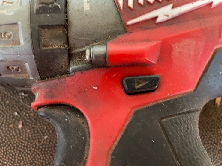 #5511-•-milwaukee-18v-drill-and-drill-driver-image-10
