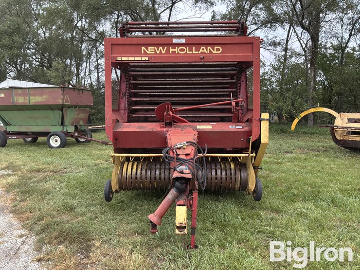 new-holland-851-image-2