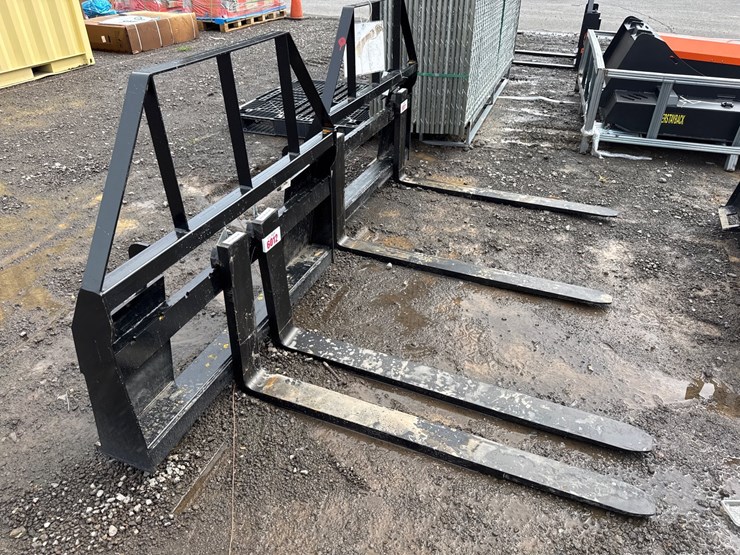 #6012-•-48"-skid-steer-pallet-forks-image-1