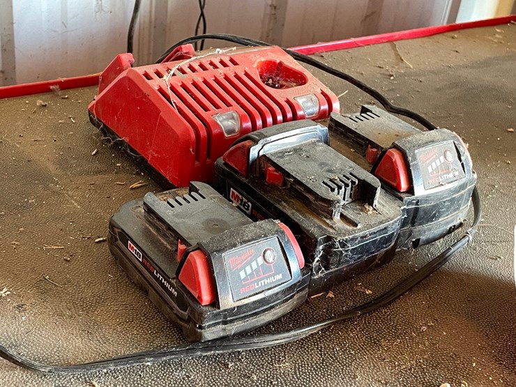 #5512-•-(3)-milwaukee-18v-batteries-and-charger-image-2