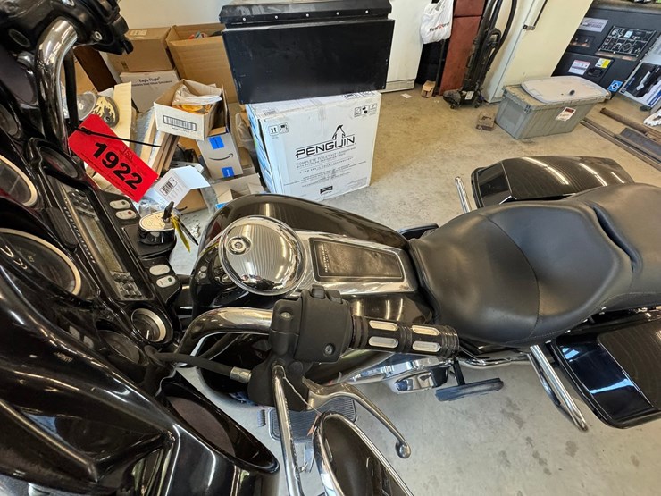 #1922-•-2011-harley-davidson-electra-glide-classic-motorcycle-image-10