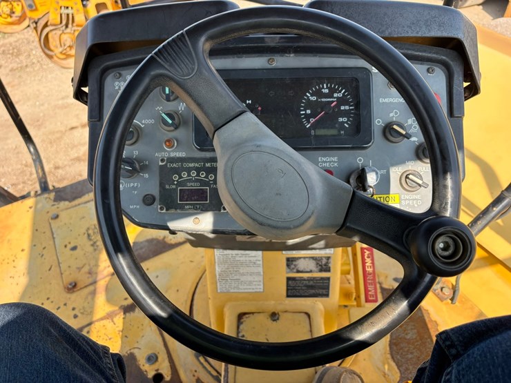 #2410-•-2015-sakia-sw880-double-drum-smooth-roller-compactor-image-53