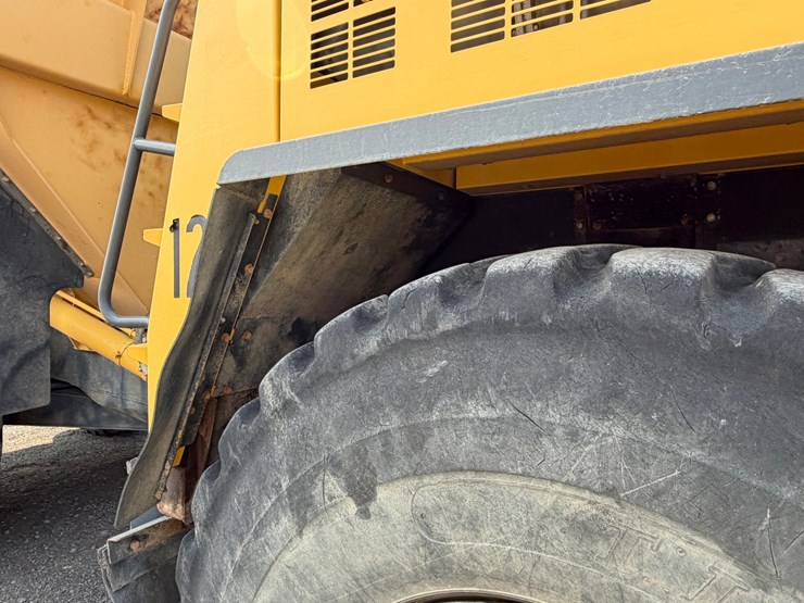2016-komatsu-hm400-5-image-22