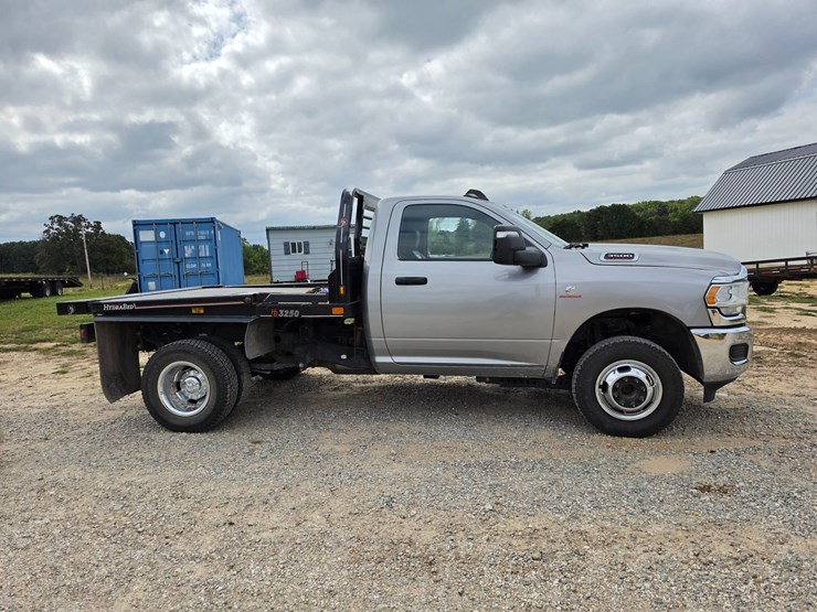 2024-dodge-3500-image-16