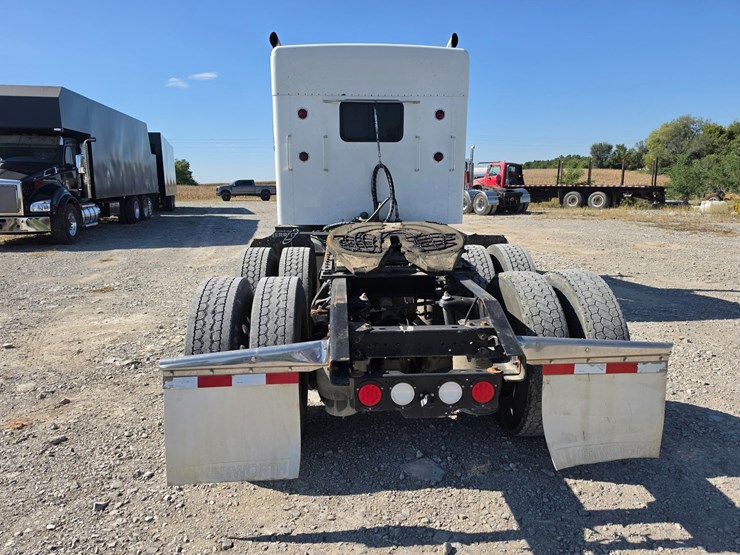 2018-kenworth-t800-image-17