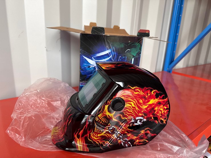 #1479-•-auto-darkening-welding-helmet-image-1