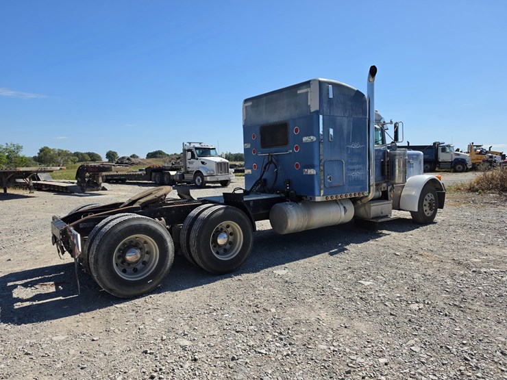 1997-peterbilt-379-image-21