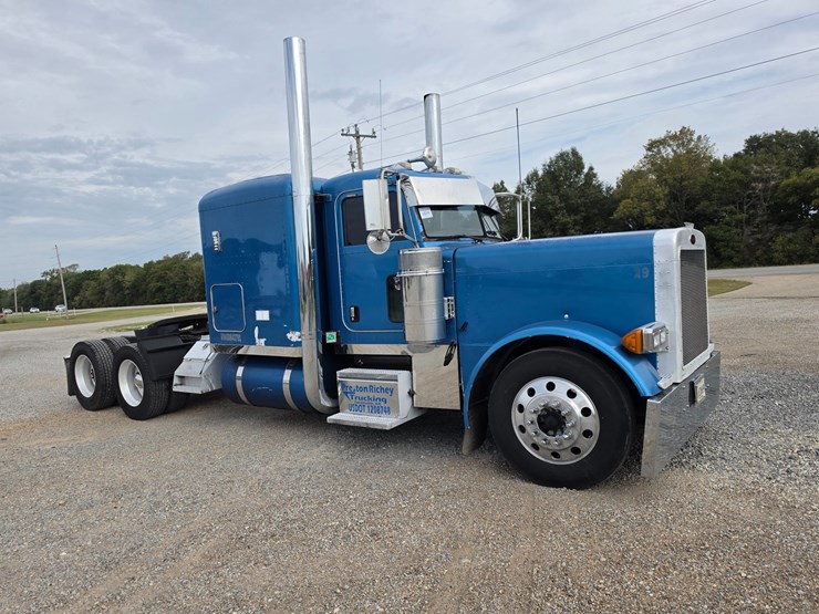 2005-peterbilt-379-image-24