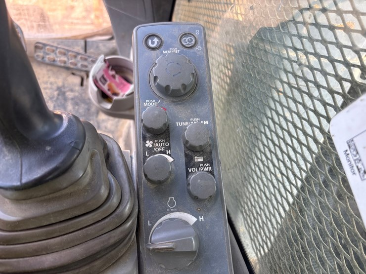 2012-deere-470g-lc-image-86