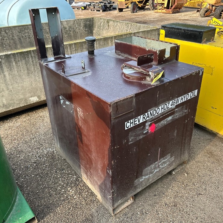 #2774 • Approx 250 Gallon Forkable Transfer Tank