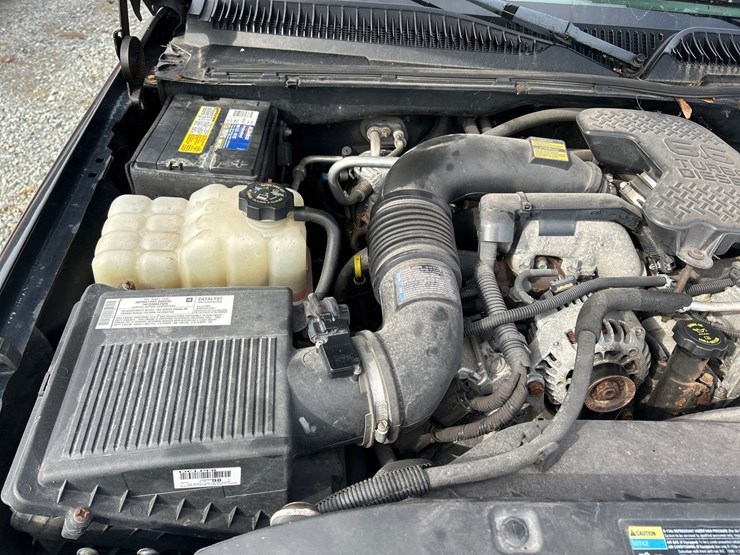 2005-gmc-sierra-2500-image-36