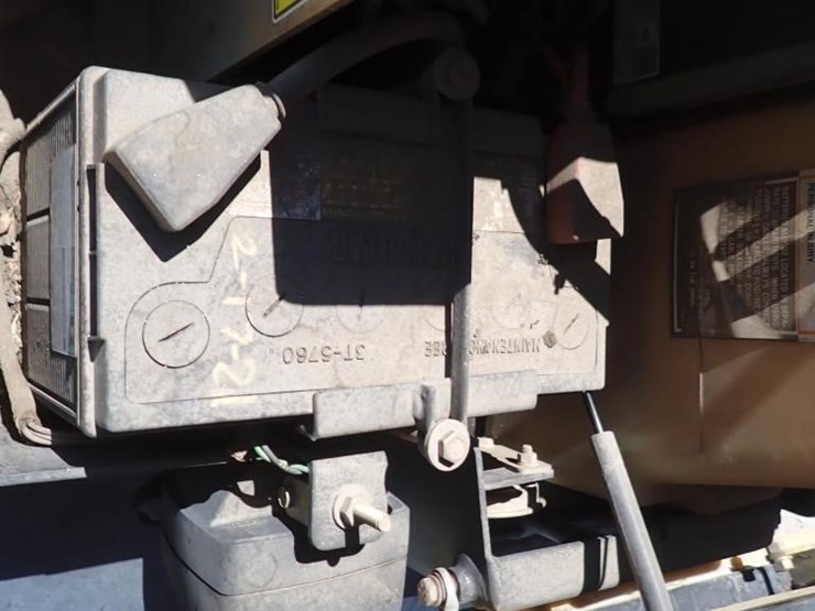 2002-caterpillar-cb-224d-image-12