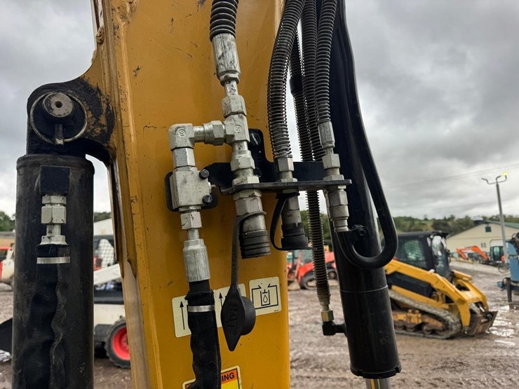 2022-caterpillar-305cr-image-11