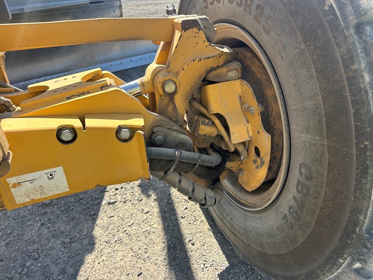 2013-deere-872gp-image-10