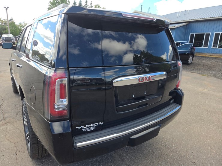 2019-gmc-yukon-image-21