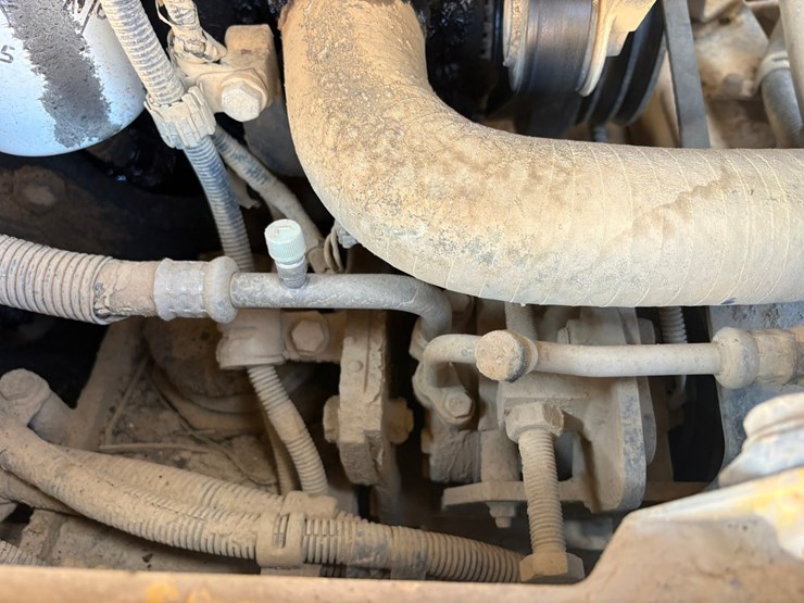 #3650-•-2011-komatsu-w380-6-wheel-loader-image-40