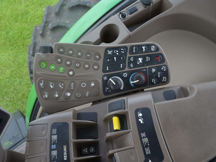 2011-john-deere-r-image-43