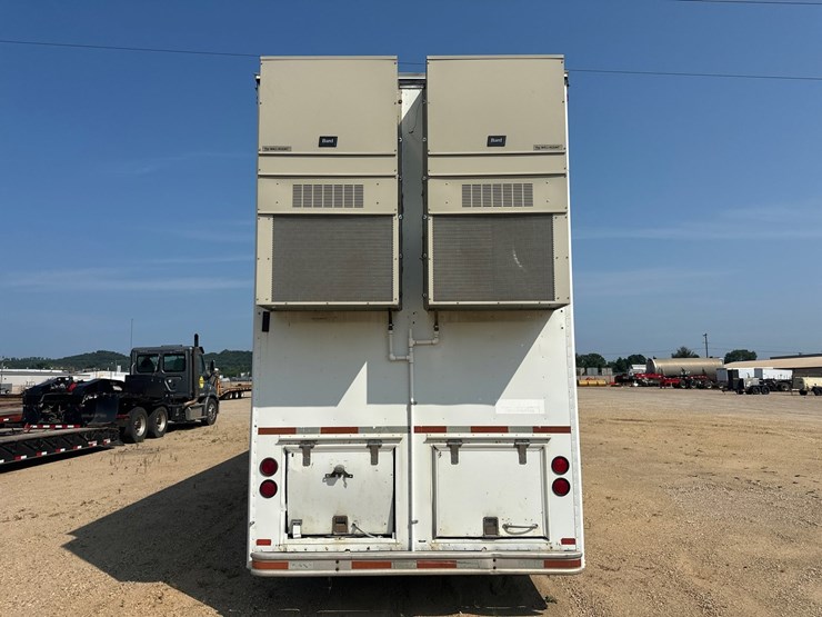#2489-•-1990-calumet-mmt449l-lab-trailer-image-4
