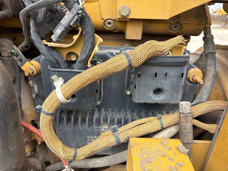2007-caterpillar-225-kw-image-15