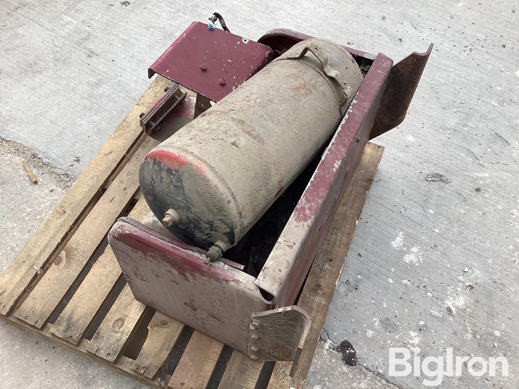 kenworth-side-mount-battery-box-w/-air-tank-image-3