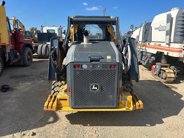 2021-deere-330g-image-4
