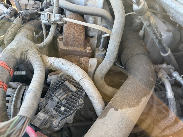 2014-chevrolet-3500-image-50
