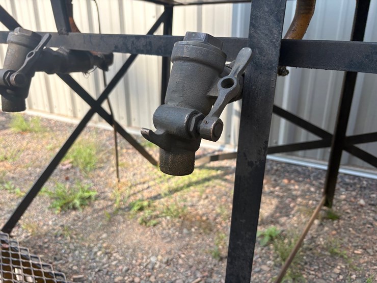#2933-•-(2)-oil-containers,-(1)-hydraulic-container-w/-stand-image-3