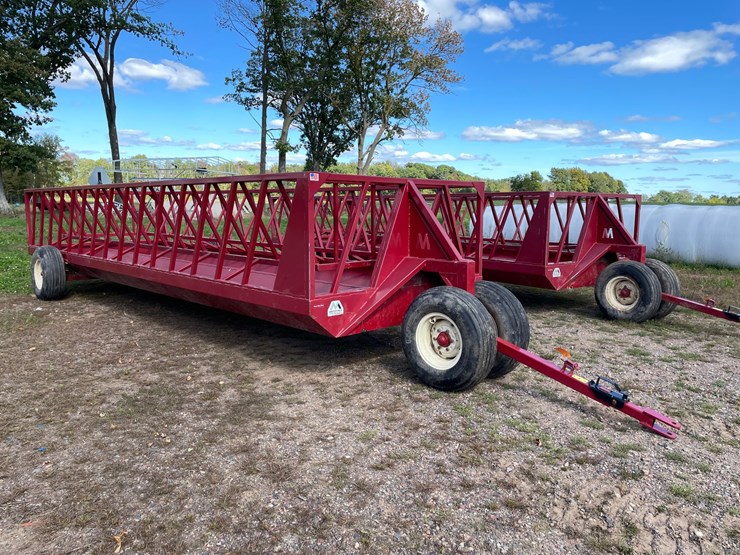 #1609-•-notch-24'-feeder-wagon-image-2