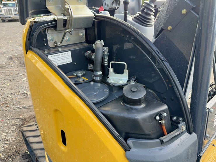 2020-deere-30g-image-27