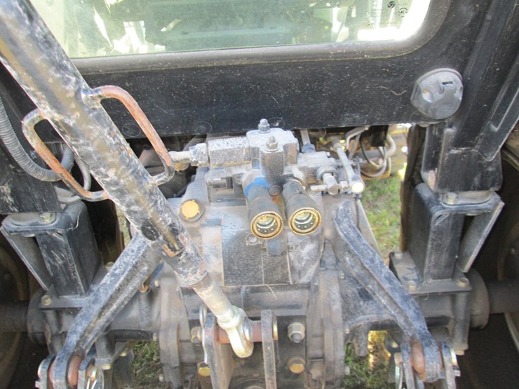 mahindra-2555-image-9