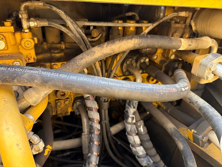 2012-caterpillar-c13-image-38