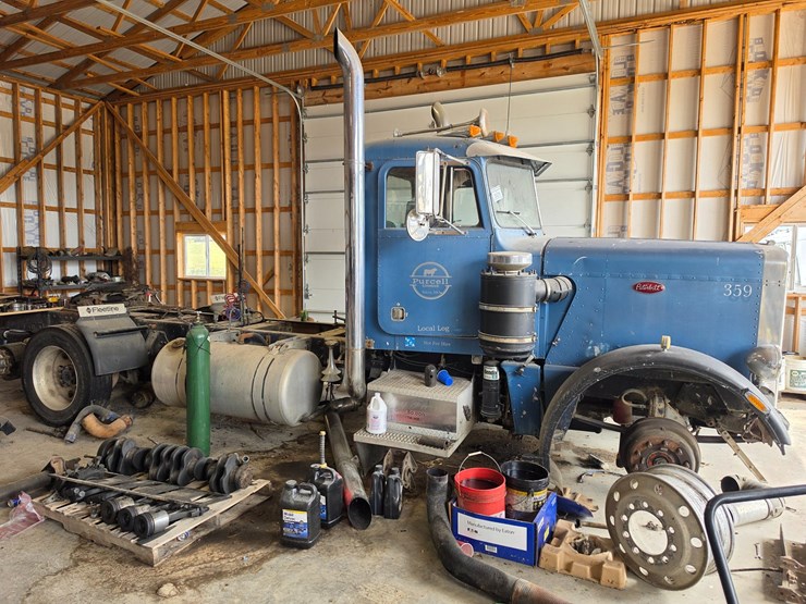 #25275-•-1980-peterbilt-359-day-cab-truck-image-9