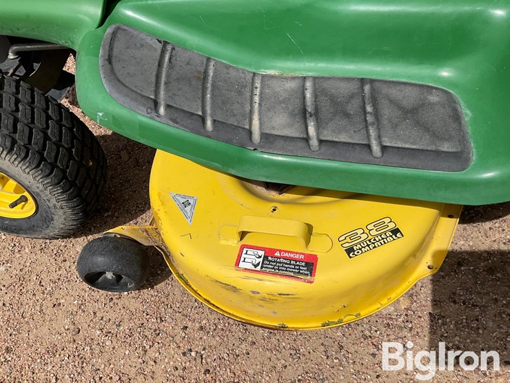 john-deere-lt133-image-11