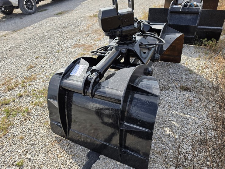 #25300-•-rotobec-045w-waste-grapple-image-4