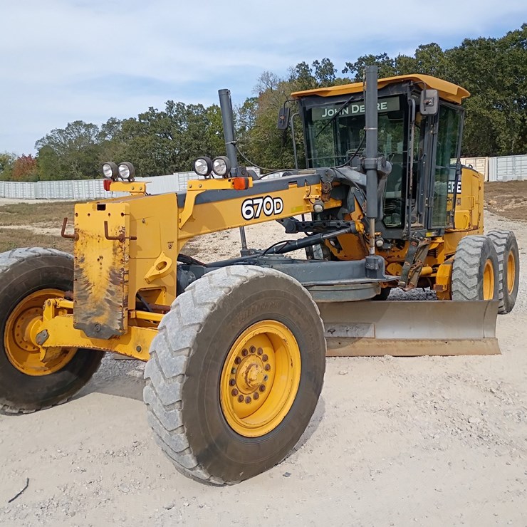 2008 DEERE 670D