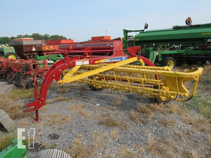 new-holland-rolabar-258-image-1