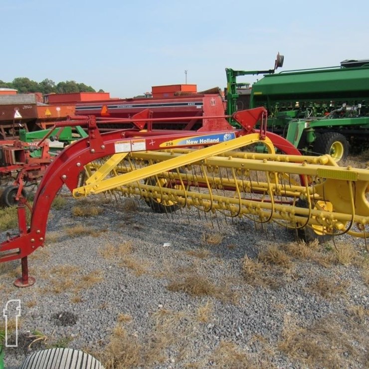 NEW HOLLAND ROLABAR 258