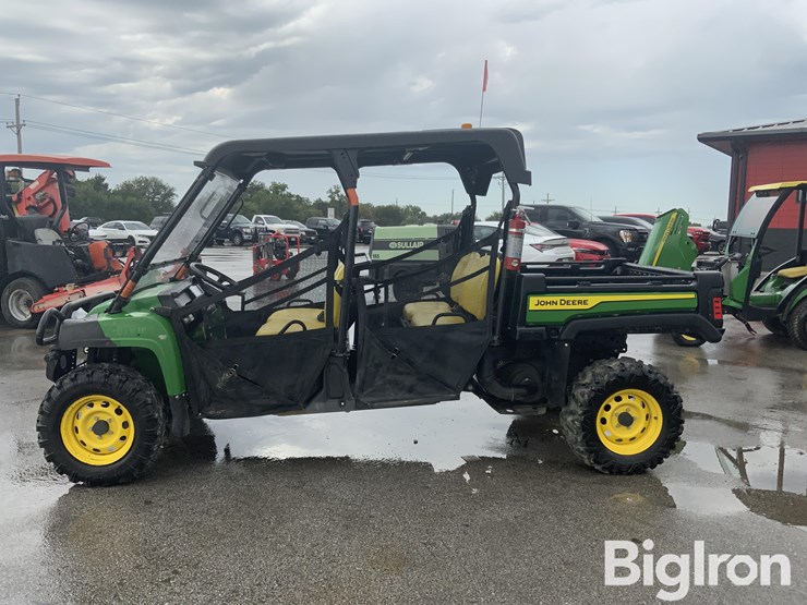 2022-john-deere-gator-image-8
