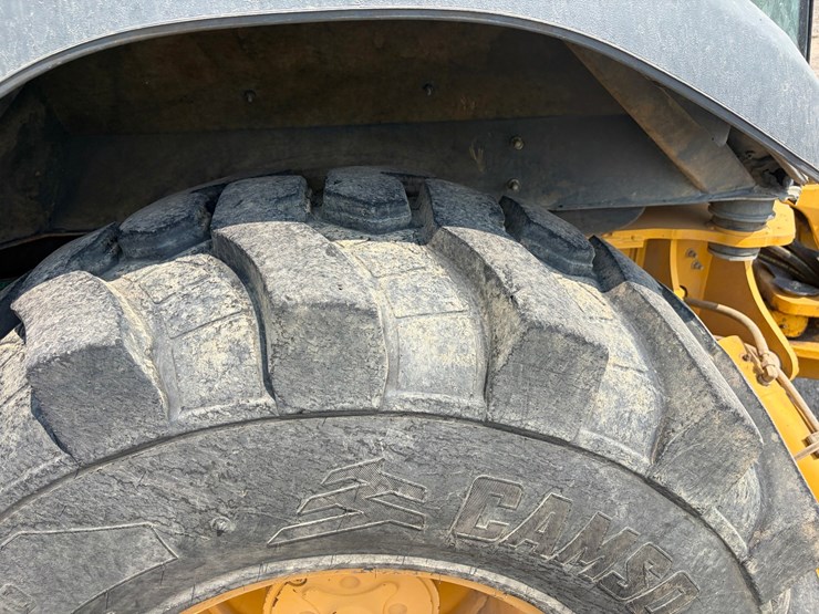 2016-deere-410l-image-92