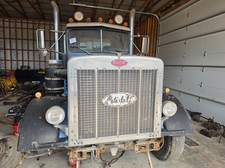#25275-•-1980-peterbilt-359-day-cab-truck-image-12