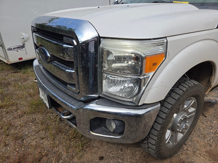 2013-ford-f250-lariat-image-10