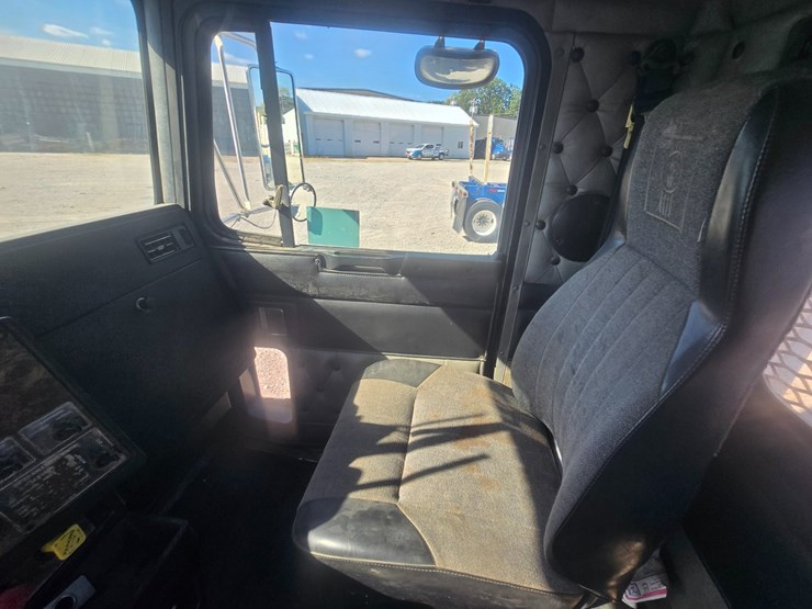 1998-kenworth-t800-image-48