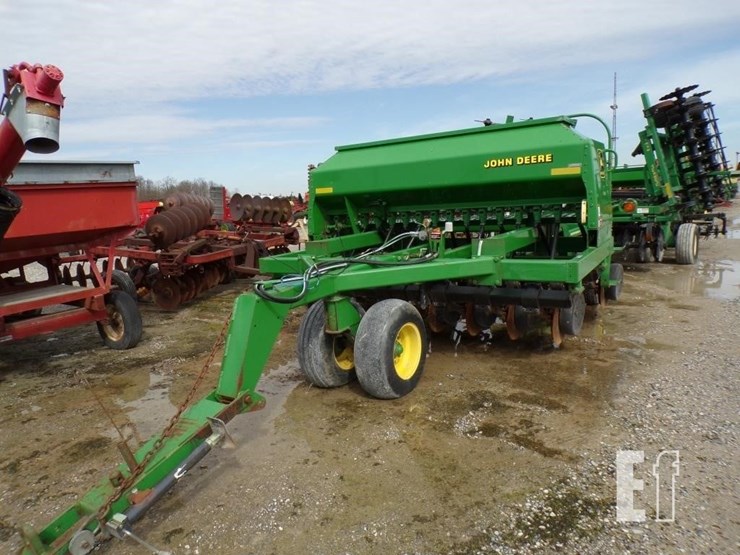 2000-john-deere-1560-image-1