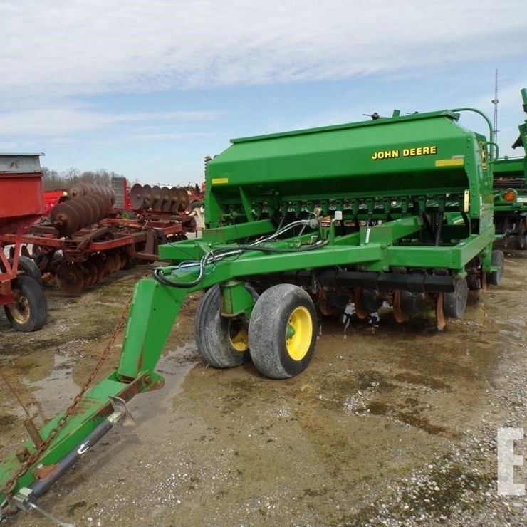 2000 JOHN DEERE 1560