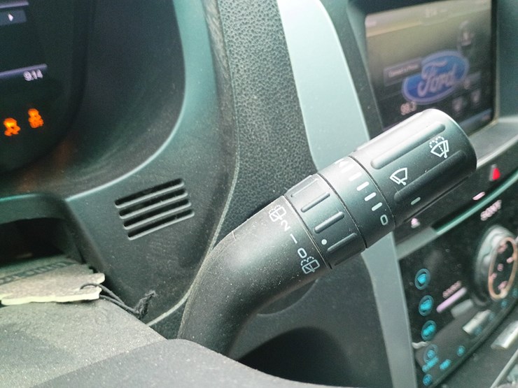 2013-ford-explorer-image-44