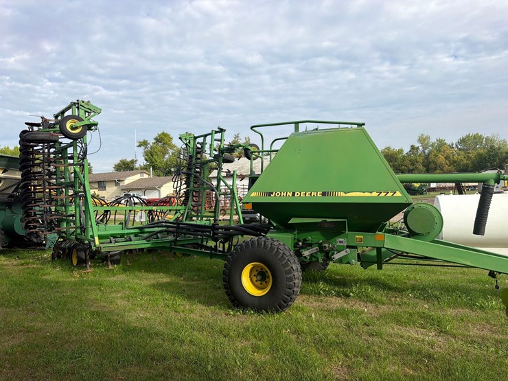 john-deere-777-image-5