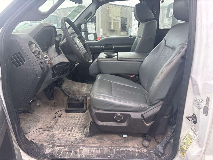 2016-ford-f550-image-12
