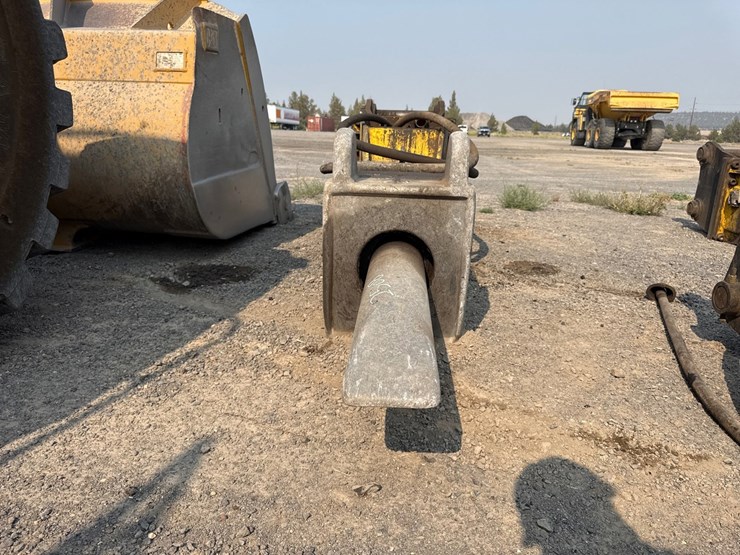 #2508-•-2015-atlas-copco-hb-4700-hydraulic-breaker-image-3